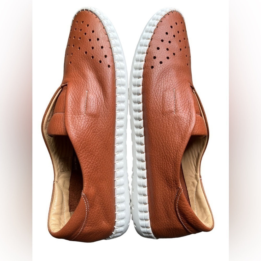 Bueno Womens Size 42 US 11- 11.5Denmark Buttery Leather Slip-On Sneakers Tan. - Picture 5 of 9